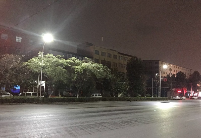 測試一體化太陽能路燈的高低溫工作性能